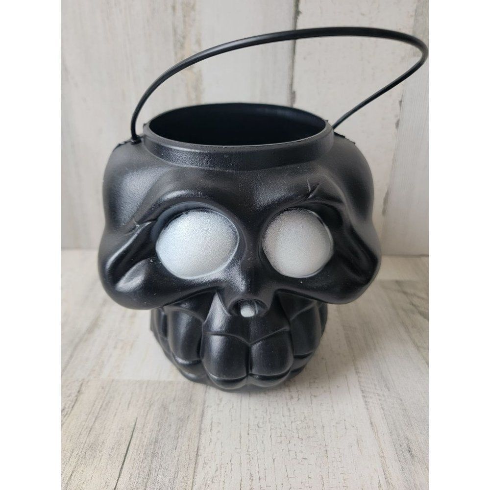 General foam black skeleton head Halloween bucket